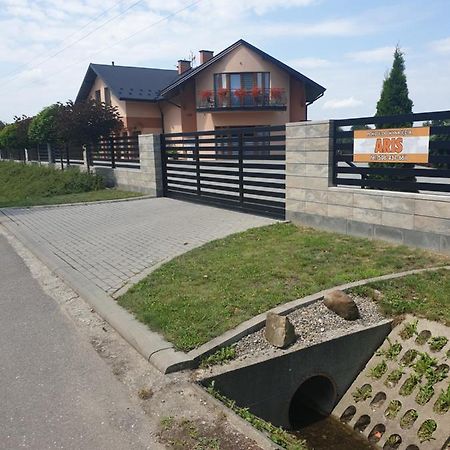 Aris Pokoje Goscinne Wojnicz Bagian luar foto