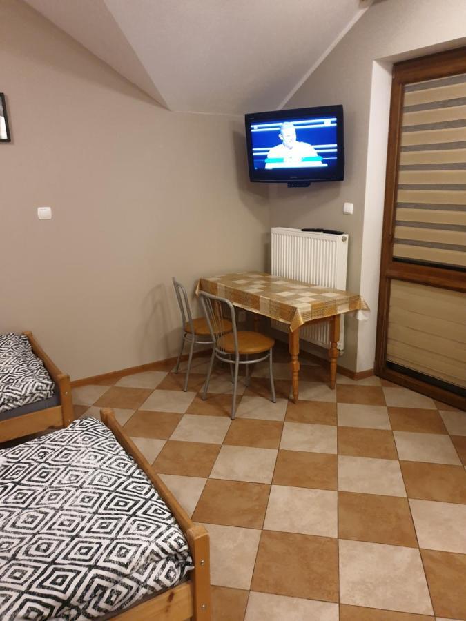 Aris Pokoje Goscinne Wojnicz Bagian luar foto